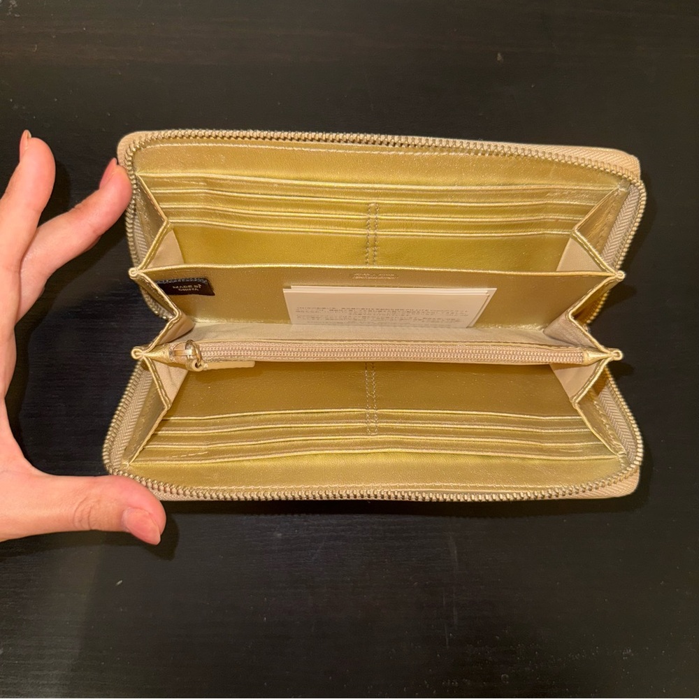 Coach Cream and Gold Women's Wallet - Picture 3 of 4